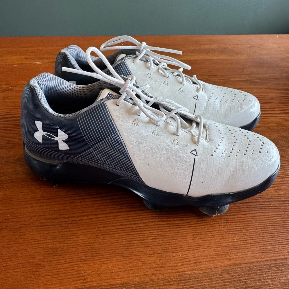 Under Armour boys spieth golf shoes!